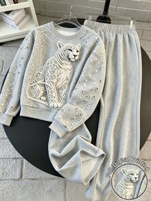 SHEIN Genkimix Kids 女童大童米色V領長袖23字母數字印花T恤與紅色寬腿褲2件套，春秋兒童運動舒適休閒日常穿著 - 灰色 - 查看 1