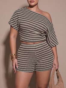 SHEIN BAE CURVE 大尺碼女款條紋單肩T恤與短褲休閒兩件套，棕色條紋露肩上衣與短褲套裝，適合外出度假 - 彩色 - 查看 5