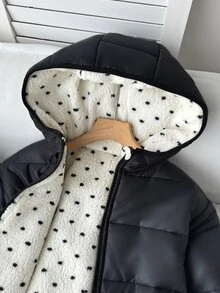 SHEIN 少女休閒百搭厚款連帽寬鬆長袖鋪棉外套，黑白波點抓絨可正反穿外套，秋冬款 - 黑與白 - 查看 5