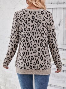 SHEIN LUNE Fashionable Retro Casual Basic Round Neck Side Button Design Apricot Base Leopard Print Plus Size T-Shirt - Multicolor - View 2