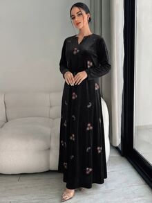Yasmyna Women's Floral Embroidered Pattern Casual Gathering Arabian Dress - Black - View 7