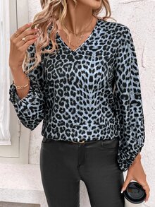 SHEIN Clasi 大尺碼女款 V 領豹紋休閒日常穿著上衣 - 藍色 - 查看 3