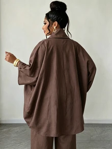 Lacomfia Bộ 2 món thời trang size lớn dáng rộng, áo top thiết kế bất đối xứng màu nâu vải cotton linen kèm quần cà rốt gấu bo - màu nâu - Xem 2