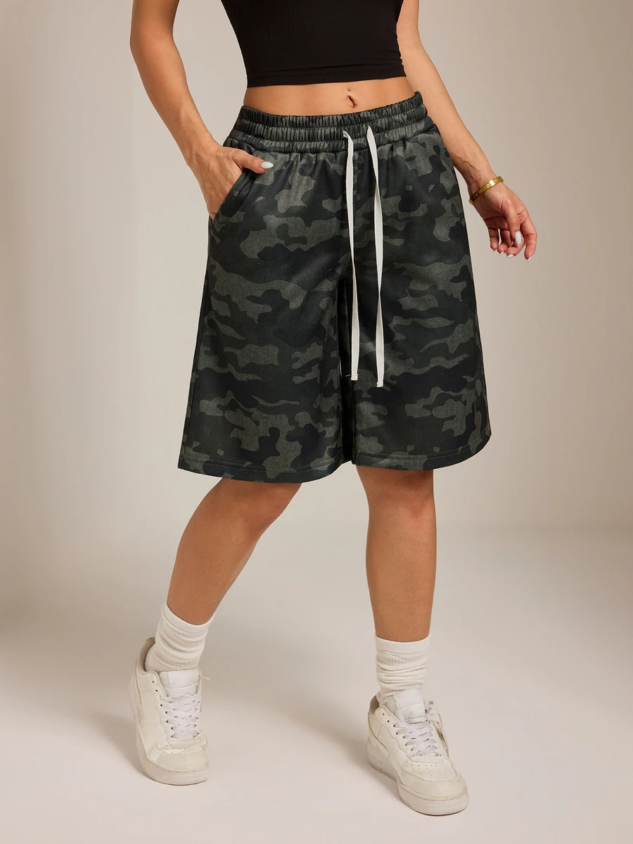SHEIN PETITE Women's Fashion Camouflage Print Drawstring Waist Pocket Shorts Campus - Army Green - View 1