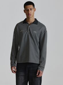 Musero Long Sleeve Stripe CrewNeck Top In Crop Length With Distressed Stripe Contarst Neckline Drop Shoulder Autum Winter Essentials - Black and White - View 5