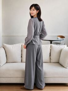 Yumoku 女款綁帶長袖襯衫與百褶長褲兩件套，秋季女裝，冬季女裝套裝 - 棕色 - 查看 2