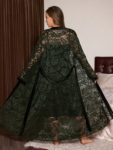 Slumberist Plus Size Lace Patchwork Velvet Camisole Nightgown + Tie Long Lace Robe Set - Green - View 2