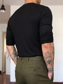 DAZY Spring/Autumn Solid Color Small V-Neck Opening Black Textured Fabric Men's T-Shirt - Black - View 2