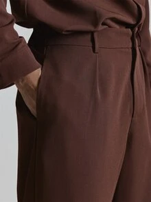 Musero Straight Leg Trouser Pleat Detail Side Pockets One Back Welt Pocket Co Ord Trousers Autum Winter Essentials - Red - View 5