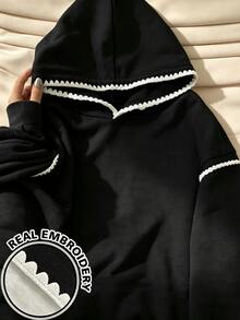 Sparklyn 青少年女孩秋季淺灰色連帽衛衣，黑色波浪邊飾，寬鬆落肩長袖套頭衛衣 - 黑色 - 查看 1