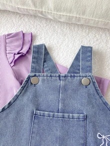 SHEIN Playful Pals 2件組幼女上衣牛仔吊帶褲，可愛紫色荷葉邊蝴蝶結刺繡，飛袖圓領，常規款，適合生日派對、秋季假期、聖誕節，羅紋設計 - 紫色 - 查看 5