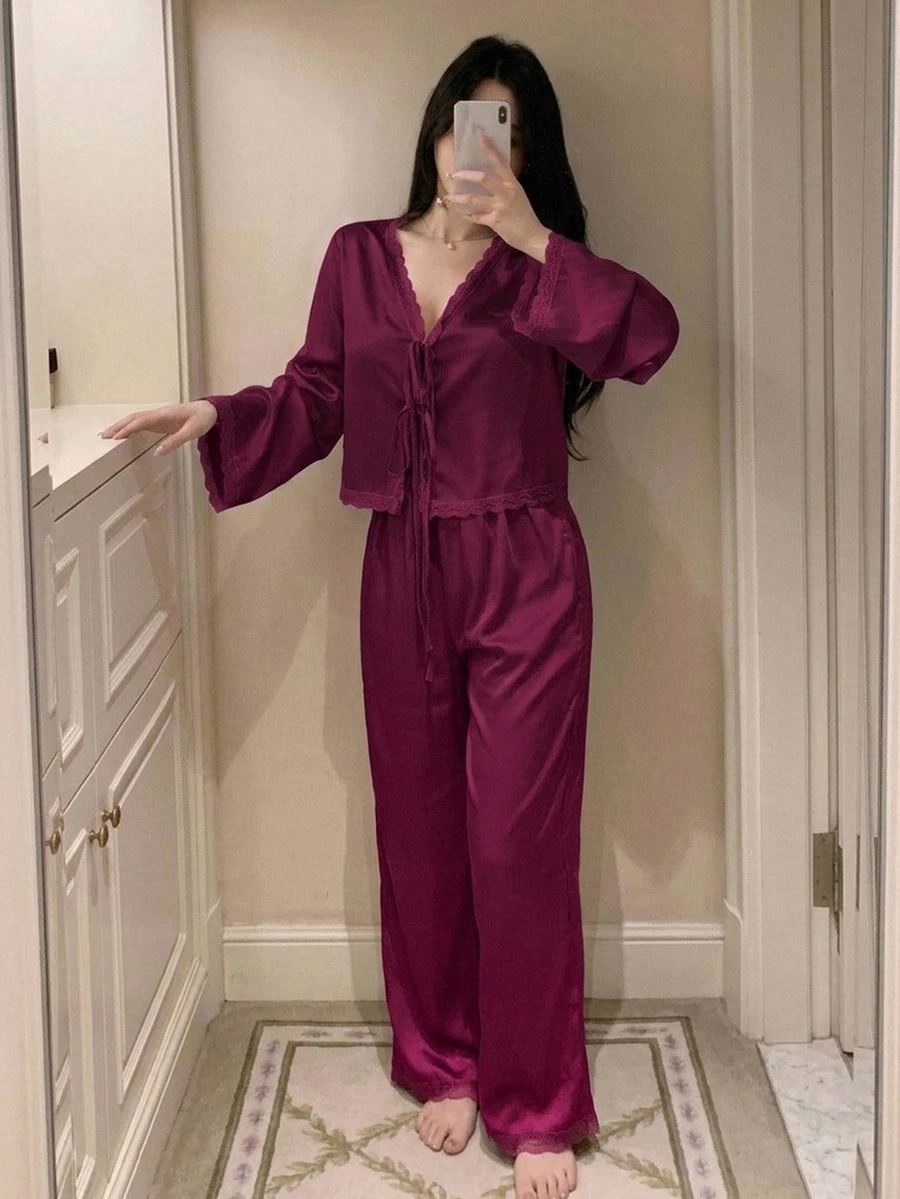 DAZY 浪漫蕾絲拼接緞面繫帶上衣與超短睡褲女款睡衣套裝 - 中紫紅色 - 查看 1
