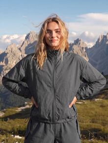 WanderVale Jaket Olahraga Wanita Gaya Sederhana Warna Abu-abu, Cocok untuk Olahraga, Kebugaran, dan Pemakaian Sehari-hari - Dark Grey - View 4
