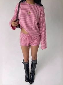 Aloruh 女款初秋休閒條紋圓領長袖上衣與抽繩腰短褲兩件套，休閒極簡日常百搭，約會出遊穿搭玫瑰粉條紋兩件套，女款秋季服飾，秋季穿搭，女款通勤穿搭，百搭上衣，出遊穿搭，機場穿搭 - 白色 - 查看 5
