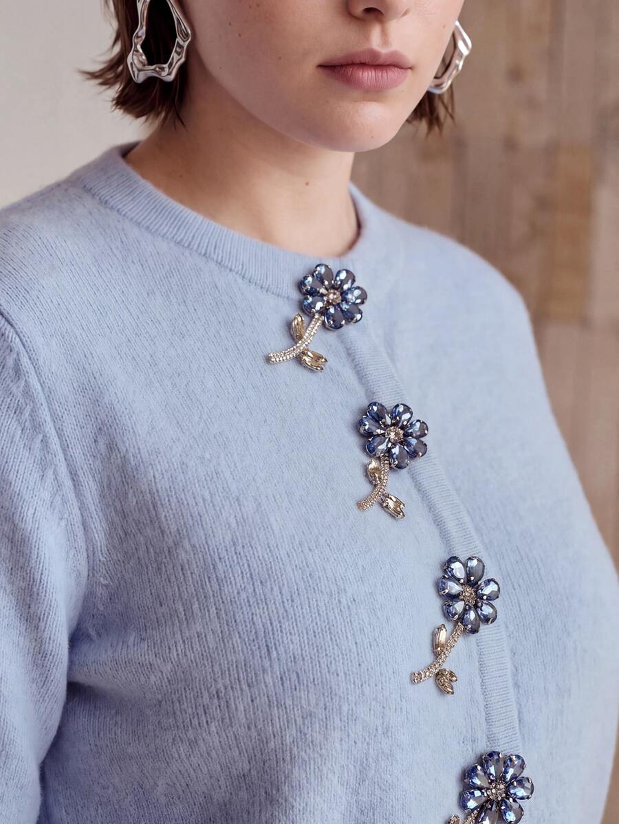 MOTF PREMIUM PLUS SIZE WOMEN'S AUTUMN/WINTER FASHION CLASSIC FLORAL RHINESTONE DECORATED CARDIGAN - Blue - View 2