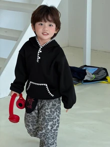 Dazy Kids Infant (Boy) Hooded Korean Style Long Sleeve Versatile Solid Color Sweatshirt - Black - View 1