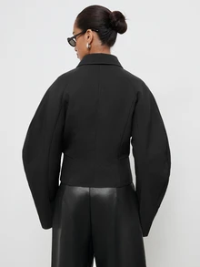 Maija Jaket Wanita Model Double-Breasted dengan Kerah dan Pengencang Pinggang - Hitam - View 3
