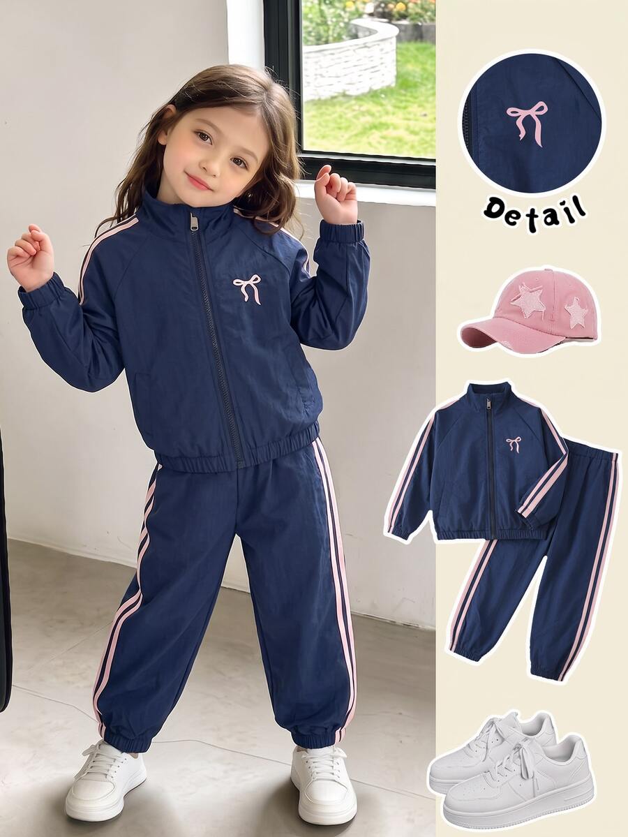 SHEIN 2件組女孩 2025 春/秋新款 防風布料蝴蝶結刺繡休閒時尚心形織帶裝飾立領拉鍊上衣與休閒長褲可愛甜美套裝 - 藍色 - 查看 1
