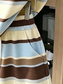Resyla 女款大尺碼外套套裝，夏季新款，多色條紋印花，度假穿搭，舒適好穿，百搭運動單車風，女款大尺碼T恤短褲套裝 - 彩色 - 查看 3