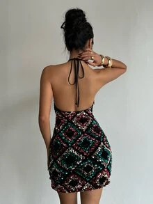 SHEIN Glamour 夏季鑽石格紋黑紅亮片洋裝，珠飾布料，深V掛脖綁帶露背，開衩貼身迷你裙，復古性感修身，夜店派對 - 彩色 - 查看 2
