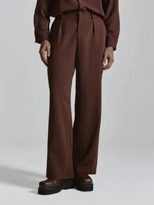 Musero Straight Leg Trouser Pleat Detail Side Pockets One Back Welt Pocket Co Ord Trousers Autum Winter Essentials - Red - View 2