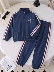 SHEIN 2件組女孩 2025 春/秋新款 防風布料蝴蝶結刺繡休閒時尚心形織帶裝飾立領拉鍊上衣與休閒長褲可愛甜美套裝 - 藍色 - 查看 6