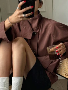 DAZY 秋冬款酒紅色領口拉鍊長袖修身口袋裝飾短版休閒女款常規夾克 - 酒紅色 - 查看 5