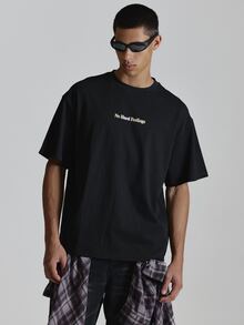 Musero Oversized Drop Shoulder Tshirt "No Hard Feelings"Graphic Print Crew Neckline Autum Winter Essentials - Black - View 1