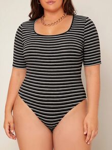 SHEIN BASICS 大尺碼休閒條紋拼接配色短袖連身衣 - 黑與白 - 查看 7