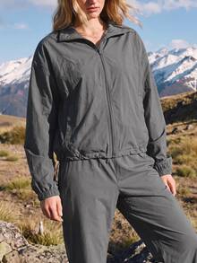 WanderVale Jaket Olahraga Wanita Gaya Sederhana Warna Abu-abu, Cocok untuk Olahraga, Kebugaran, dan Pemakaian Sehari-hari - Dark Grey - View 5