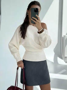 Aloruh 新款辣妹風不對稱單肩蝙蝠袖長袖針織套頭毛衣，上寬下窄修身顯瘦，可作百搭內搭或外穿，復古酒紅色 - 杏色 - 查看 7