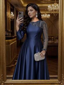 Auveirra فستان أنيق للنساء مقاس كبير بتصميم رقعات مرصع بالراين ستون وشبكة وأكمام طويلة وحافة مطوية - أزرق بحري - مشاهدة 4