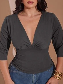 SHEIN BAE CURVE 大尺碼女款純色深V領修身T恤 - 深灰色 - 查看 3