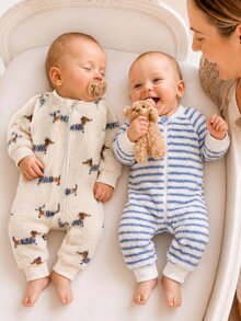 SHEIN Playful Pals 嬰兒絨毛抓絨熊圖案與素色拉鍊連身衣套裝 2件組 秋冬款 - 藍色 - 查看 1
