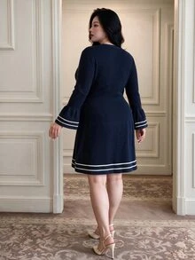 Vibekara Autumn/Winter French Style Elegant V-Neck Fitted Colorblock Flared Sleeve Cinched Waist Short Dress - Blue and White - View 2