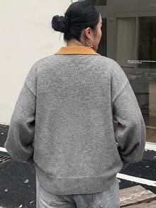 Dazy Plus 字母圖案刺繡拼色拼接翻領寬鬆大碼女款休閒套頭毛衣，秋冬款 - 黃色 - 查看 2