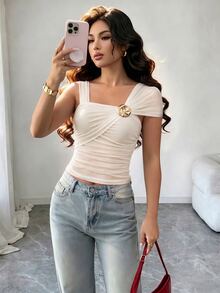 SHEIN Franclia 女款夏季網紗上衣，不對稱領口、披肩袖、金屬裝飾、透視設計，休閒度假穿搭，適合日常穿著與街頭風格 - 杏色 - 查看 5