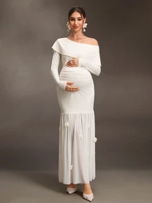 Cheriluna Maternity فستان حمل طويل الأكمام بلون المشمش مع ديكور زهري ثلاثي الأبعاد، كتف غير متماثل من الشبك، خصر مجعد، قصة ضيقة - لون مشمشي - مشاهدة 1
