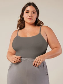 SHEIN BASICS 大尺碼純色細肩帶背心上衣 女款夏季上衣 夏日穿搭 - 深灰色 - 查看 3