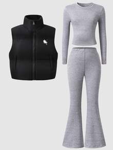 SHEIN Tween女孩3件套套裝，簡約休閒秋冬組合。立領印花短版背心搭配灰色長袖內搭層與喇叭褲，彈性內層貼身，蓬鬆背心，可單穿或疊穿，適合日常上學、外出與旅行，百搭實用 - 灰色 - 查看 3