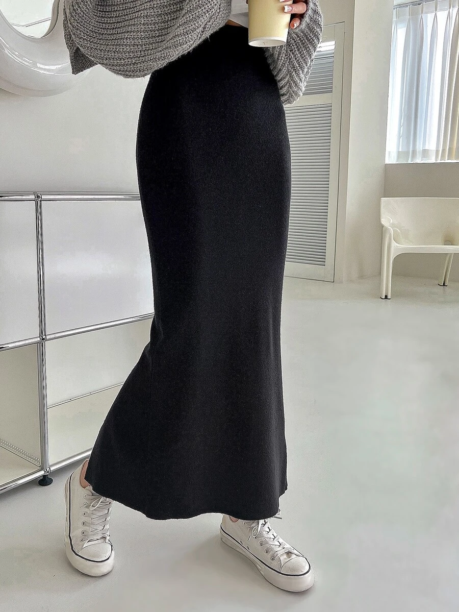 DAZY Women's Elegant Solid Color Mermaid Knit Skirt, Autumn/Winter - Black - View 1