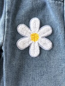SHEIN 2件組幼女針織外套褲套裝，可愛酒紅色3D花朵貼飾，羅紋長袖圓領，常規版型，生日派對秋季假期毛衣，鈕扣設計 - 酒紅色 - 查看 7