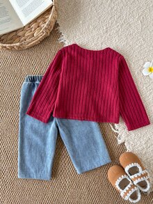 SHEIN 2件組幼女針織外套褲套裝，可愛酒紅色3D花朵貼飾，羅紋長袖圓領，常規版型，生日派對秋季假期毛衣，鈕扣設計 - 酒紅色 - 查看 2