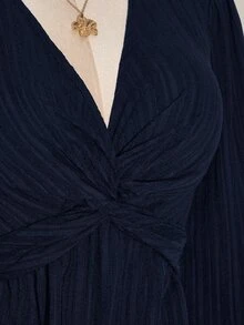 SHEIN ICON 女款大尺碼黑色紋理前打結燈籠袖上衣 - 藏蓝色 - 查看 6