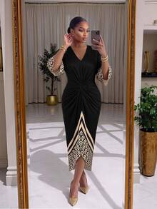 SHEIN Lady CURVE Plus Size Vintage Geometric Print Pleated V-Neck Dress - Multicolor - View 3