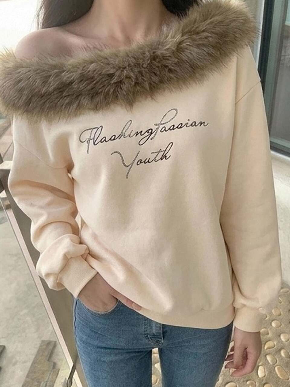 Women's Plush Patchwork Asymmetrical Shoulder Letter Print Casual Daily Long Sleeve Sweatshirt Fall