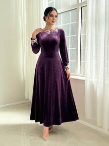 Al Najma Women's Applique Decorated Round Neck Long Sleeve Elegant Arabian Dress - Purple - View 3