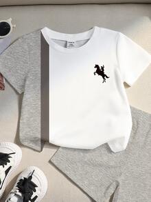 隨機發貨 1 款（共 3 款）灰色與白色對比色兒童休閒時尚經典騎士印花圓領短袖 T 恤與短褲套裝 - 彩色 - 查看 3