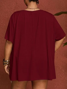 SHEIN CURVE+ 大尺碼女款純色桃紅色交叉V領短袖T恤，夏季 - 酒紅色 - 查看 2