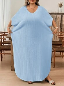 SHEIN CURVE+ 大尺碼女款純色V領蝙蝠袖口袋休閒T恤洋裝 - 淺藍色 - 查看 3